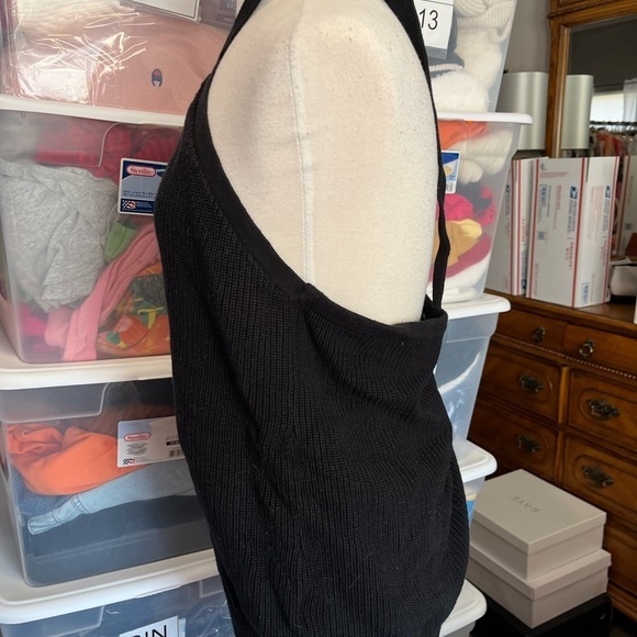 Halter Sweater - Picture 3 of 6